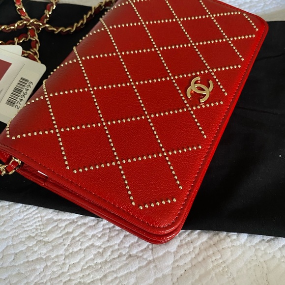 New Chanel 19p Red Woc Crossbody GHW Wallet Clutch - Picture 5 of 10